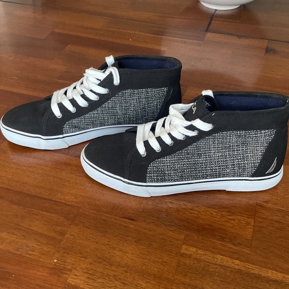 Nautica black high top sneakers shoes size 8 like new - Picture 3 of 10